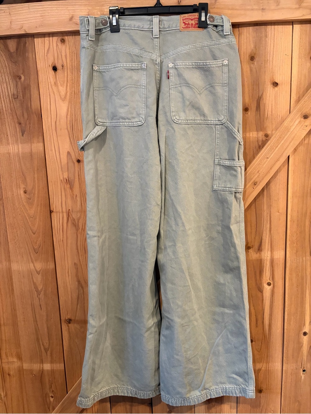 Levis - Picture 3 of 3
